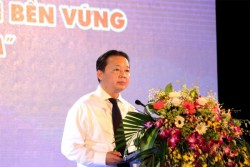 Bộ trưởng Trần Hồng Hà phát biểu tại đêm Gala hưởng ứng Tuần lễ Biển và Hải đảo Việt Nam và Ngày Đại dương Thế giới năm 2018, Tọa đàm “Thanh niên với phát triển bền vững và bảo vệ chủ quyền biển, hải đảo Việt Nam”
