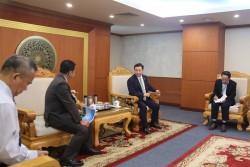 Bộ trưởng Trần Hồng Hà tiếp ông Shih Chih Hung, Phó Tổng Giám đốc điều hành, phụ trách đầu tư của Tập đoàn Pou Chen tại khu vực Đông Nam Á