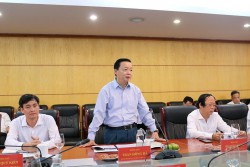 Bộ trưởng Bộ Tài nguyên và Môi trường Trần Hồng Hà phát biểu tại cuộc họp
