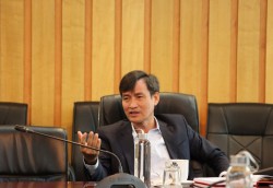 Thứ trưởng Bộ TN&MT Trần Quý Kiên phát biểu tại cuộc họp