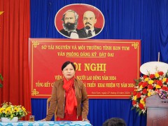 Đ/c Trần Thị Đào – Giám đốc VPĐKĐĐ phát biểu khai mạc Hội Nghị