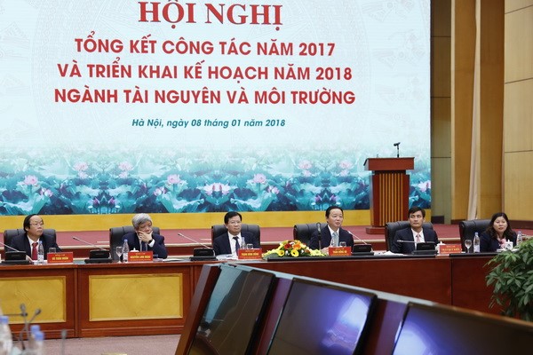 Phó Thủ tướng Trịnh Đình Dũng cùng Lãnh đạo Bộ Tài nguyên và Môi trường chủ trì Hội nghị