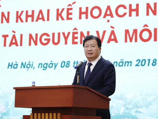 Phó Thủ tướng Chính phủ Trịnh Đình Dũng phát biểu chỉ đạo tại Hội nghị