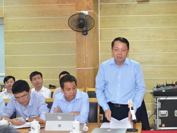 Ông Lê Phú Hà, Cục trưởng Cục Công nghệ thông tin và Dữ liệu tài nguyên môi trường trình bày báo cáo
