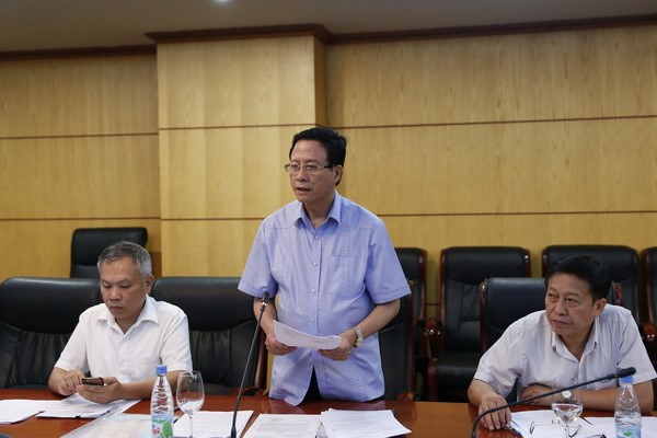 Ông Đỗ Cảnh Dương, Tổng cục trưởng Tổng cục Địa chất và Khoáng sản Việt Nam báo cáo tại cuộc họp