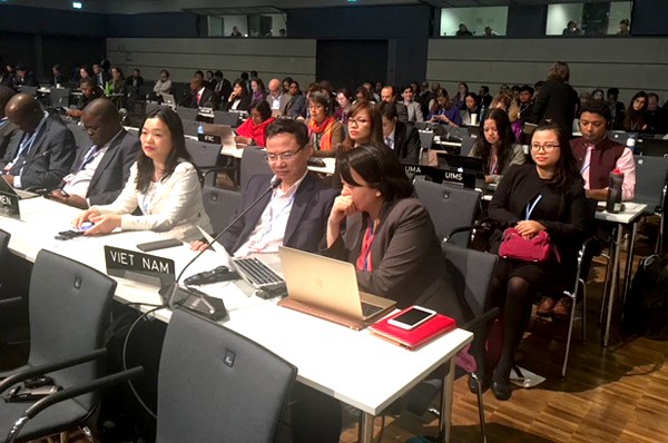 Đoàn Việt Nam tham dự hội nghị (ảnh: DMHCC)