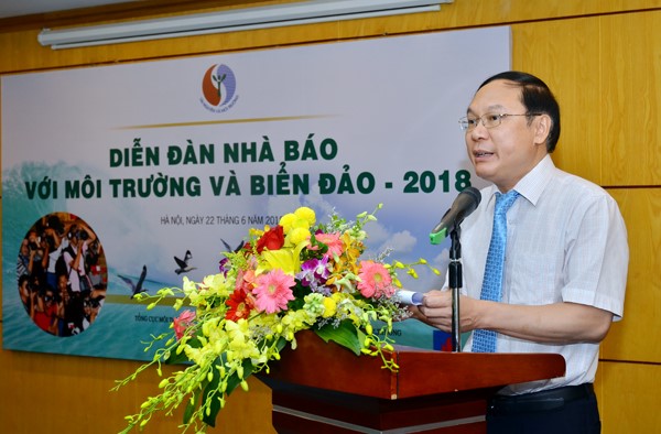 Thứ trưởng Bộ TN&MT Lê Công Thành phát biểu khai mạc Diễn đàn Nhà báo với môi trường, biển và hải đảo -2018. Ảnh: Hoàng Minh