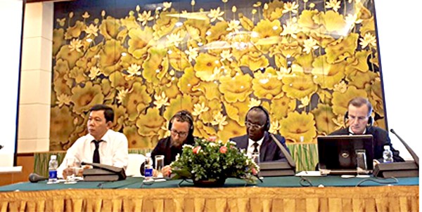 Ông Trương Đức Trí (Cục BĐKH), ông Jay Malette (UNDP), ông William Aguemang Bonsu và ông Dominique Relvet (Ban Thư ký UNFCCC) đồng chủ trì Hội thảo