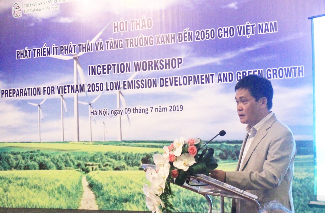 Ông Nguyễn Tuấn Anh, Phó Vụ trưởng Vụ Khoa học, Giáo dục, Tài nguyên và Môi trường (Bộ KH&ĐT) phát biểu tại hội thảo