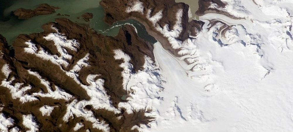 Sông băng Jorge Montt có nguồn băng từ Cánh đồng băng Nam Patagonia, Chile. Ảnh: NASA