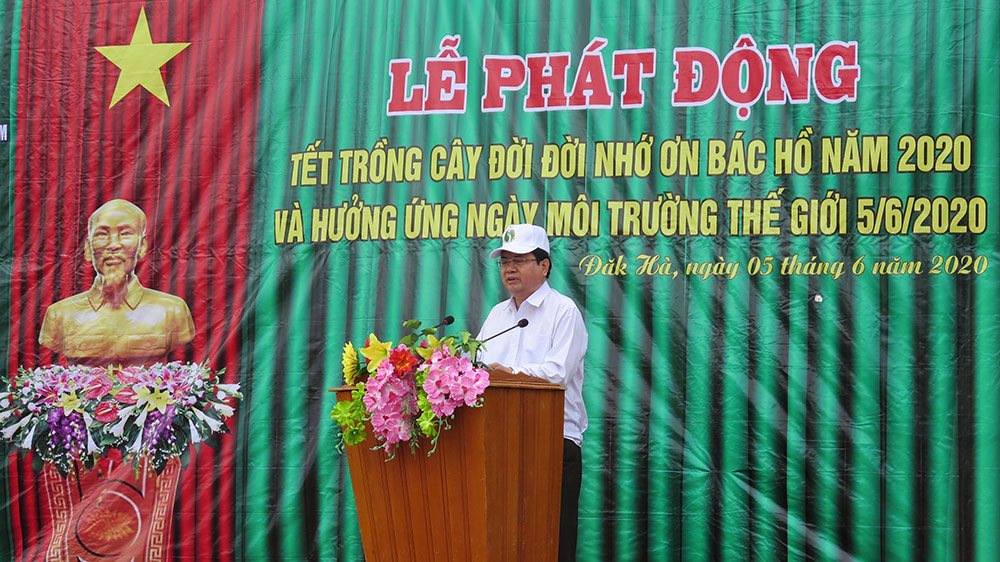 Ông Nguyễn Hữu Tháp – Phó Chủ tịch UBND tỉnh Kon Tum phát biểu tại buổi lễ