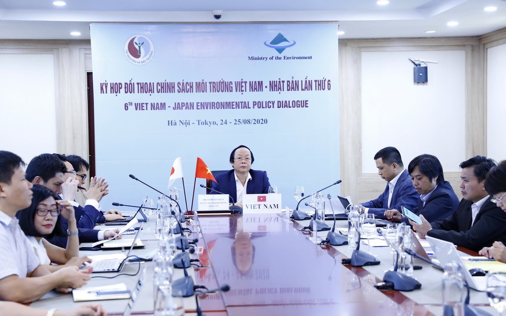 Thứ trưởng Bộ Tài nguyên và Môi trường Việt Nam Võ Tuấn Nhân chủ trì Cuộc họp tại đầu cầu phía Việt Nam