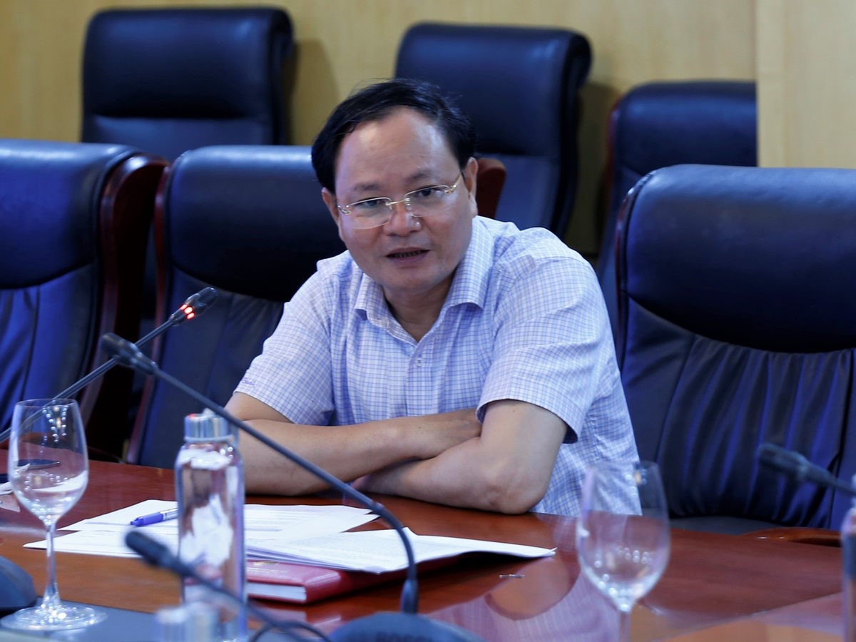 Thứ trưởng Bộ TN&MT Lê Minh Ngân phát biểu chỉ đạo tại cuộc họp