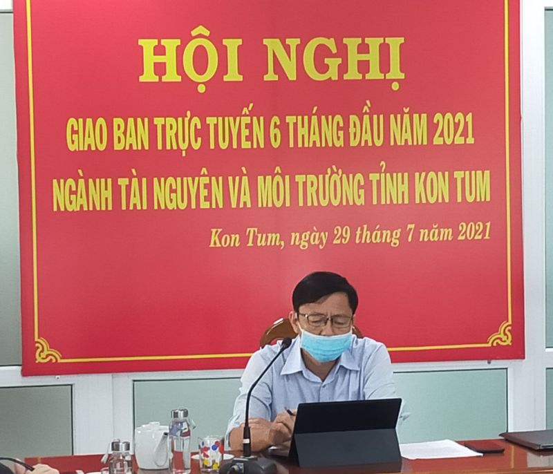 Đồng chí Nguyễn Văn Lộc, tỉnh ủy viên – Giám đốc Sở Tài nguyên và Môi trường chủ trì hội nghị