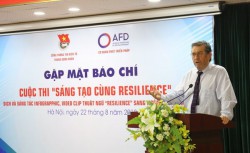 Giám đốc Cơ quan phát triển Pháp (AFD) Fabrice Richy phát biểu tại buổi họp báo